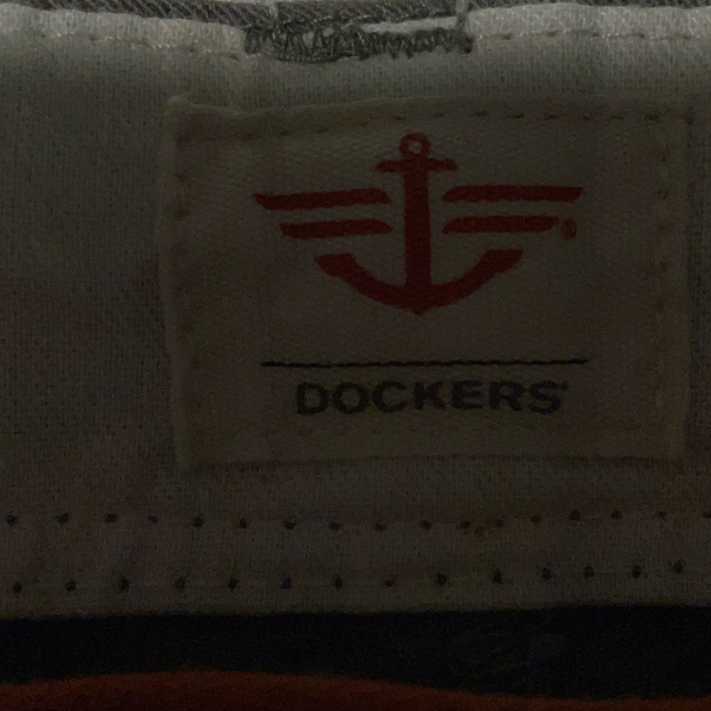 đ¸Dockers Men's Gray Cargo Shorts - Picture 4 of 6